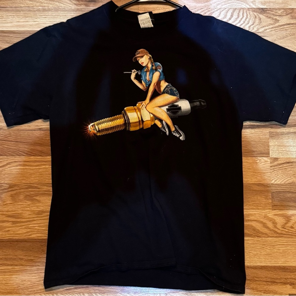 Harley Davidson Black Graphic T-Shirt pin-up girl
